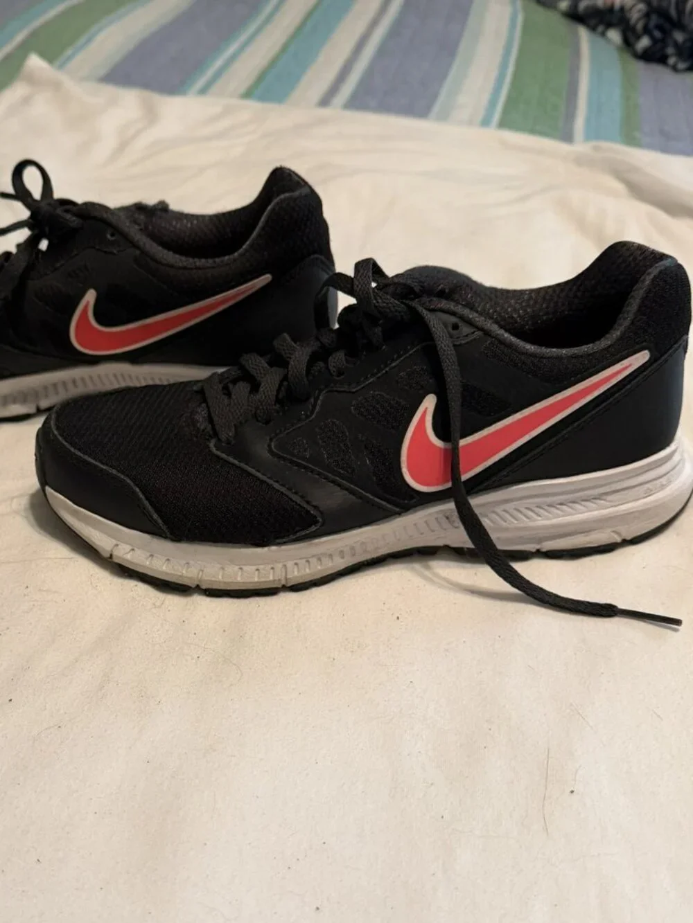 Nike Downshifter 6 Black Coral Running Shoes Women's 7 As Is